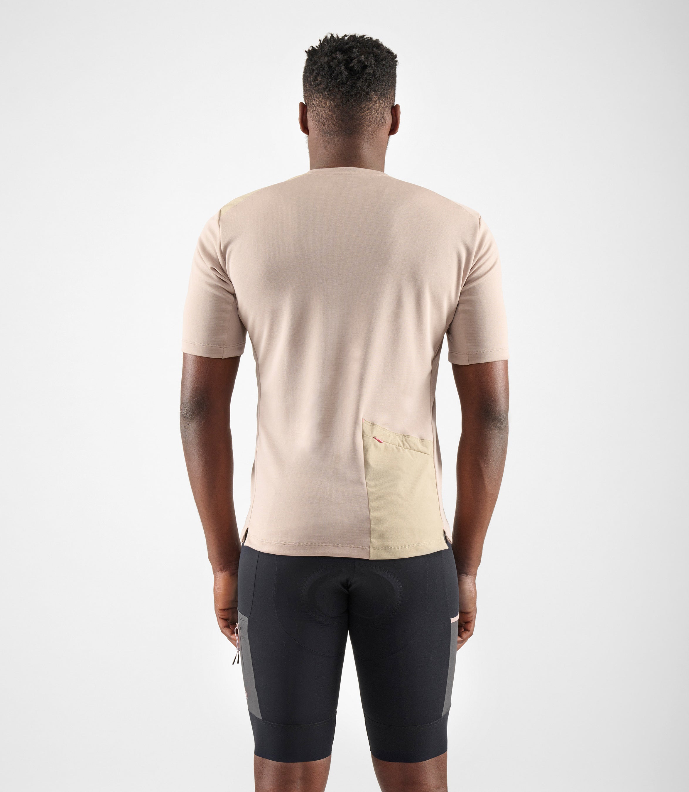 24SMTOD04PE_4_men cycling merino tee beige odyssey total body back pedaled