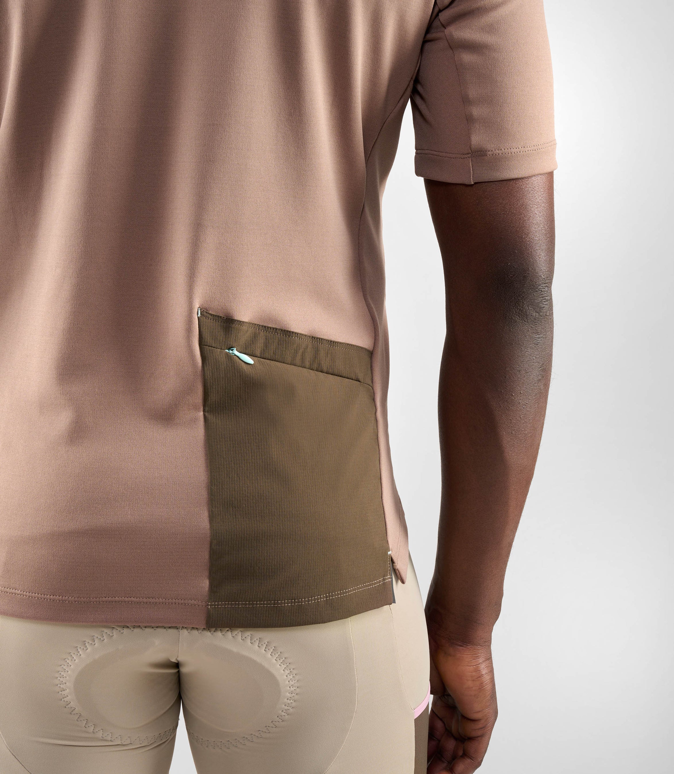 24SMTOD14PE_7_cycling cargo tee men brown odyssey back pocket pedaled