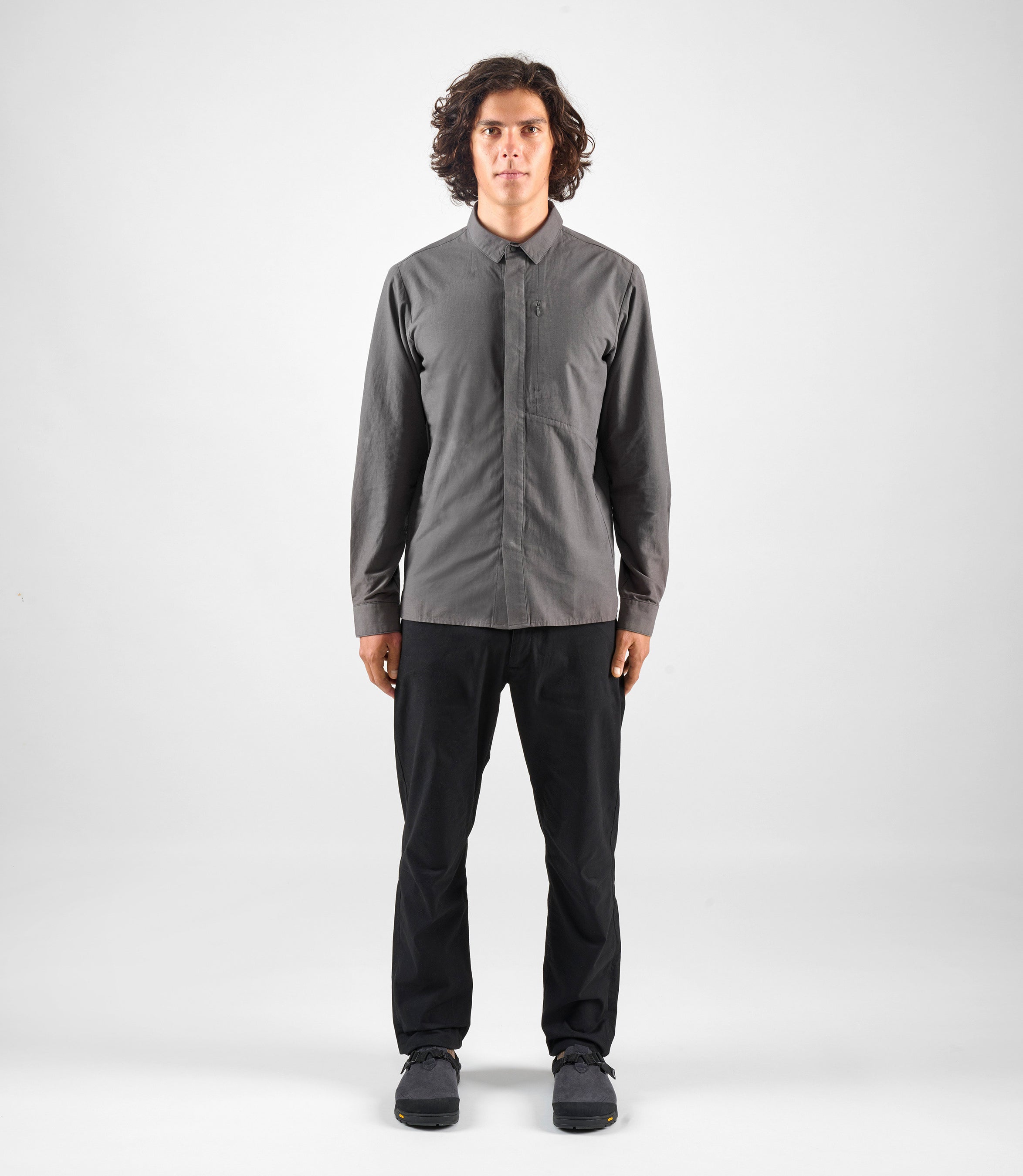 24SSTLI02PE_3_urban shirts grey lifewear total body front pedaled