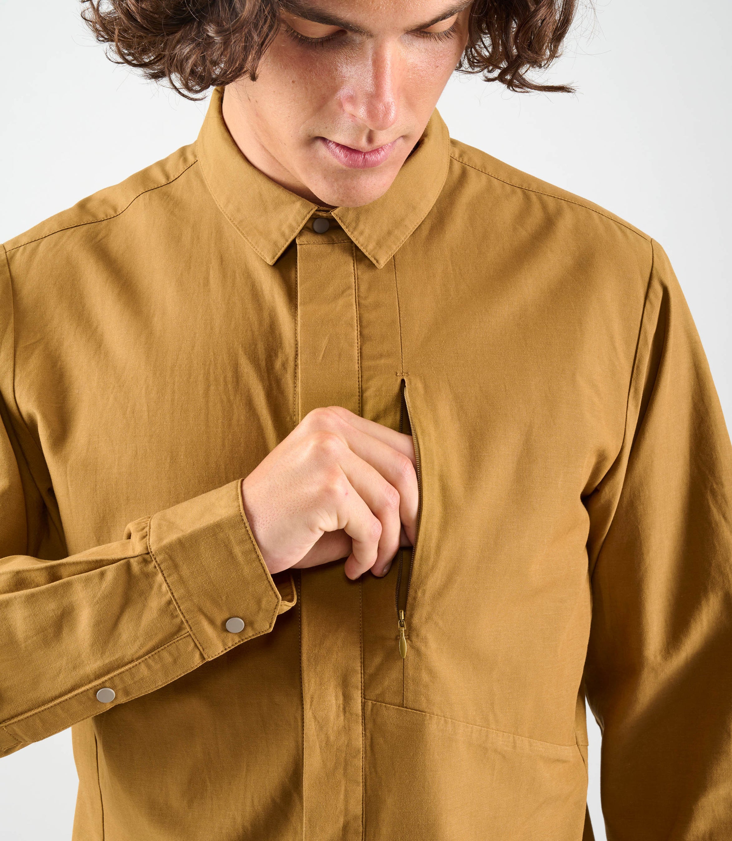 24SSTLI14PE_6_urban shirts grey lifewear front pocket open pedaled