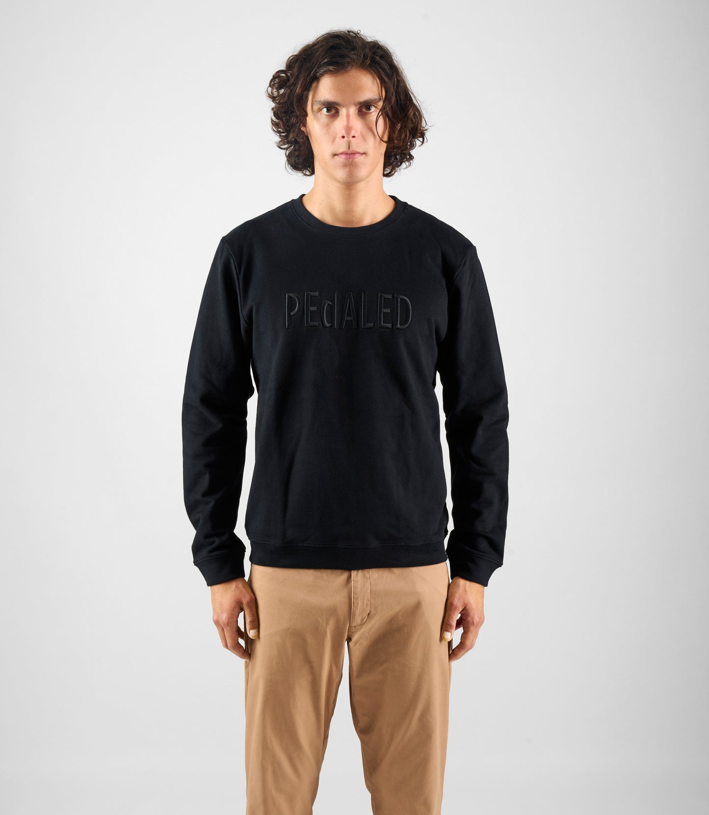 24SSWLO00PE_3_cotton sweatshirt black logo total body front pedaled