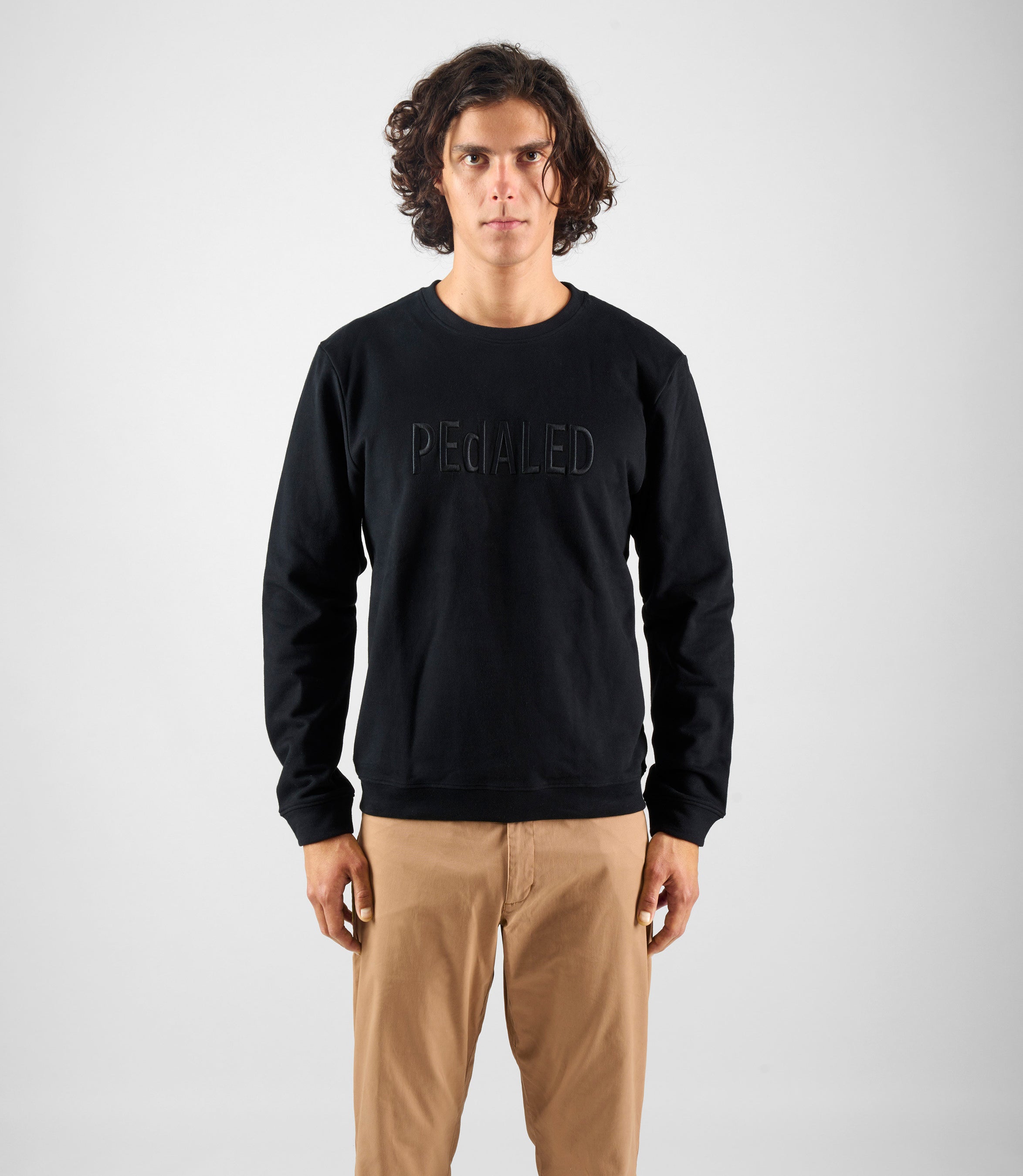 24SSWLO00PE_3_cotton sweatshirt black logo total body front pedaled