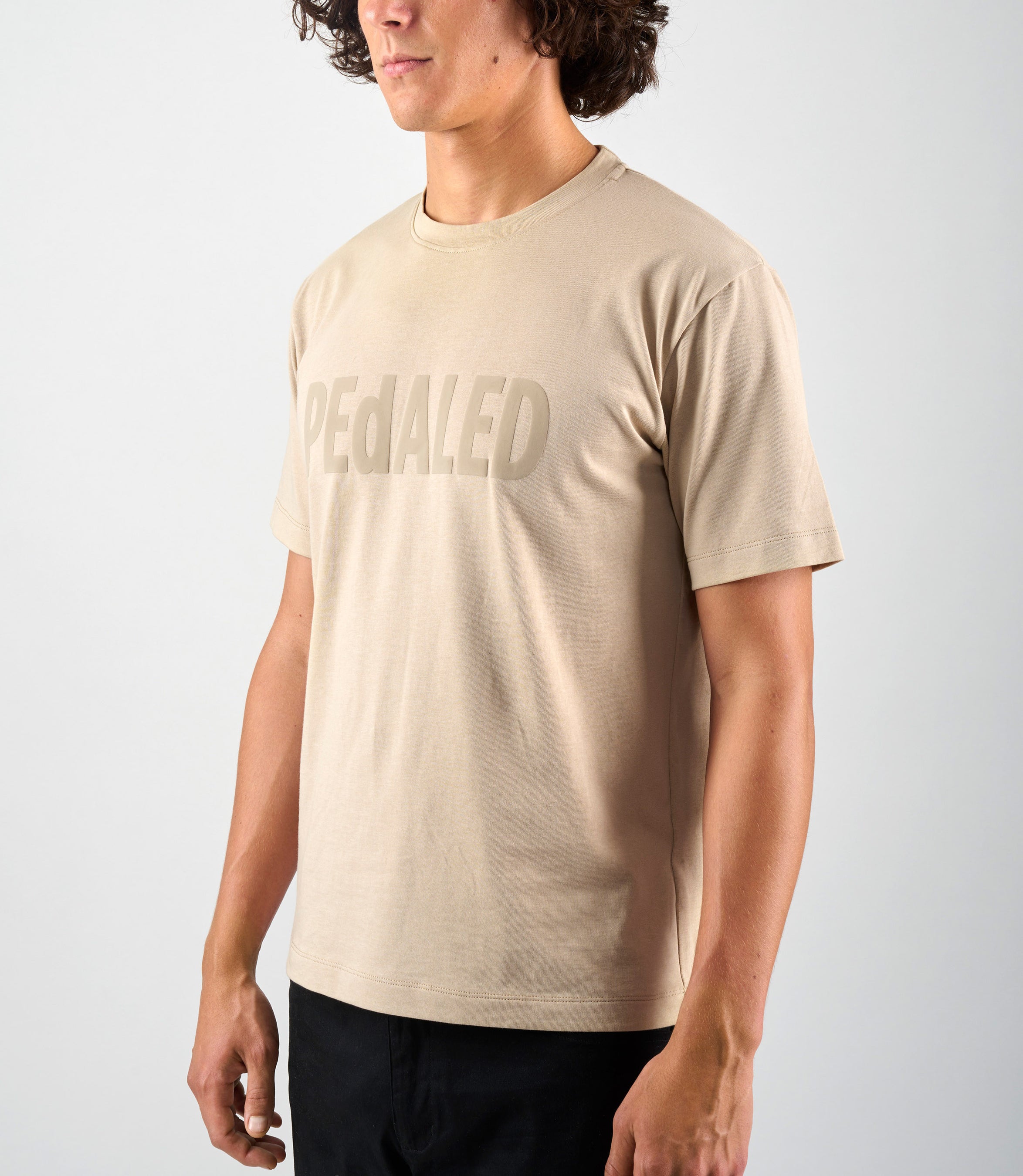 24STSLO0GPE_7_cotton tshirt off white logo side studio pedaled