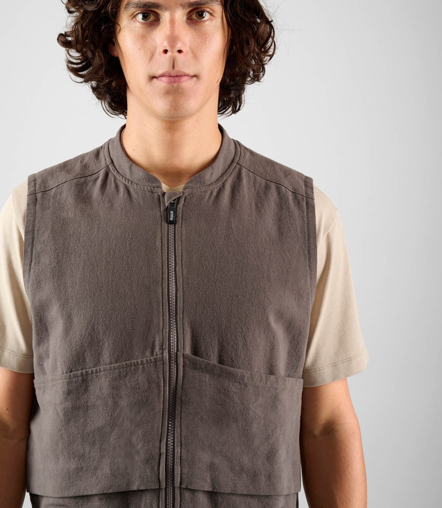 24SVELI00PE_12_urban vest black lifewear front closed pedaled