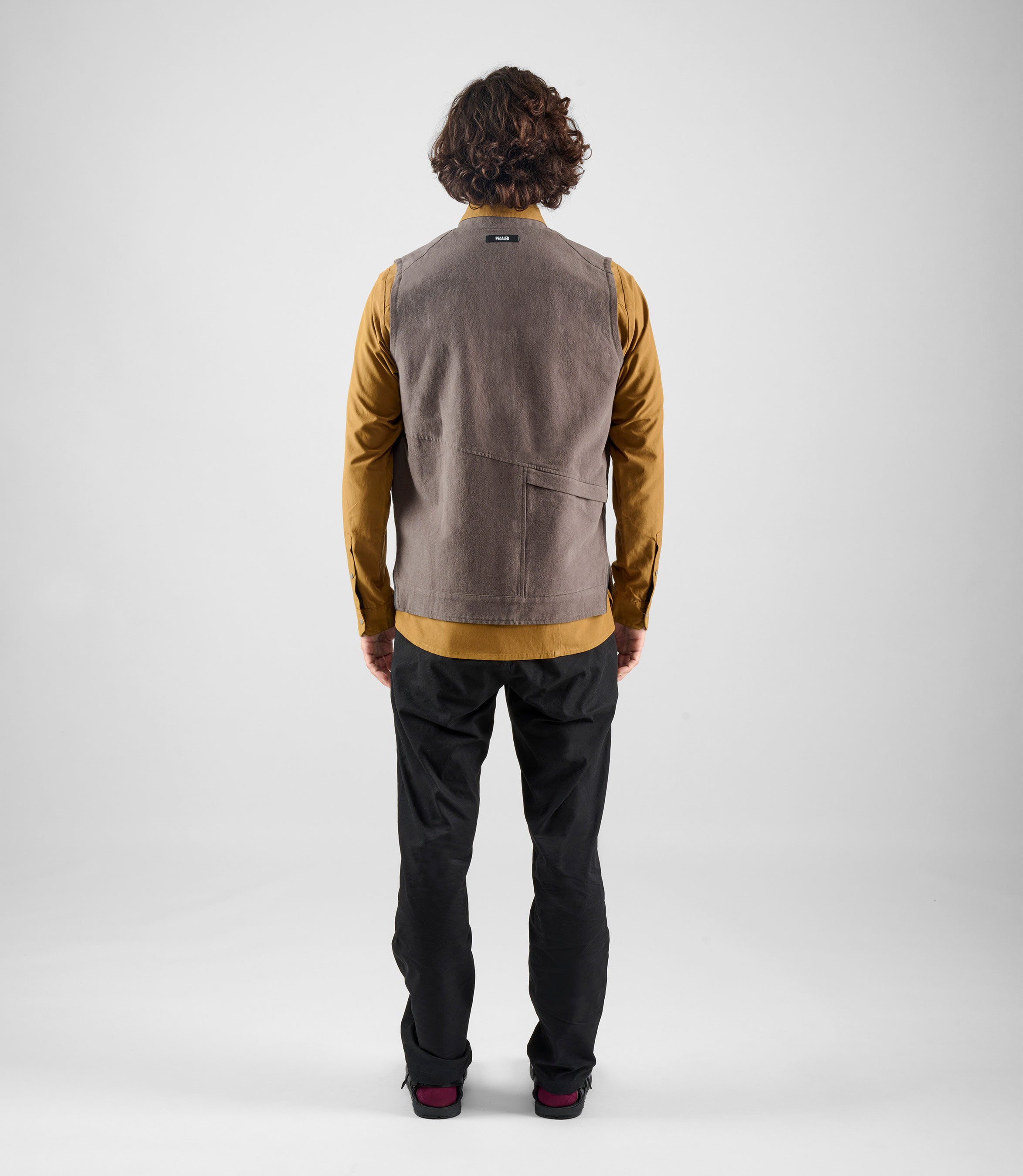 24SVELI00PE_4_urban vest grey lifewear total body back pedaled