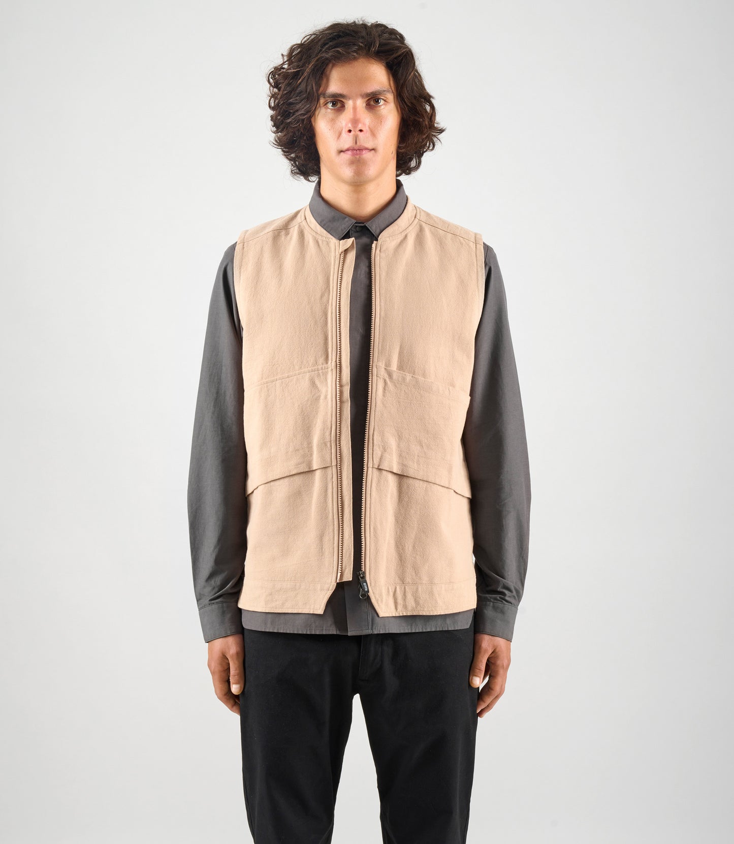 24SVELI04PE_3_urban vest beige lifewear front pedaled