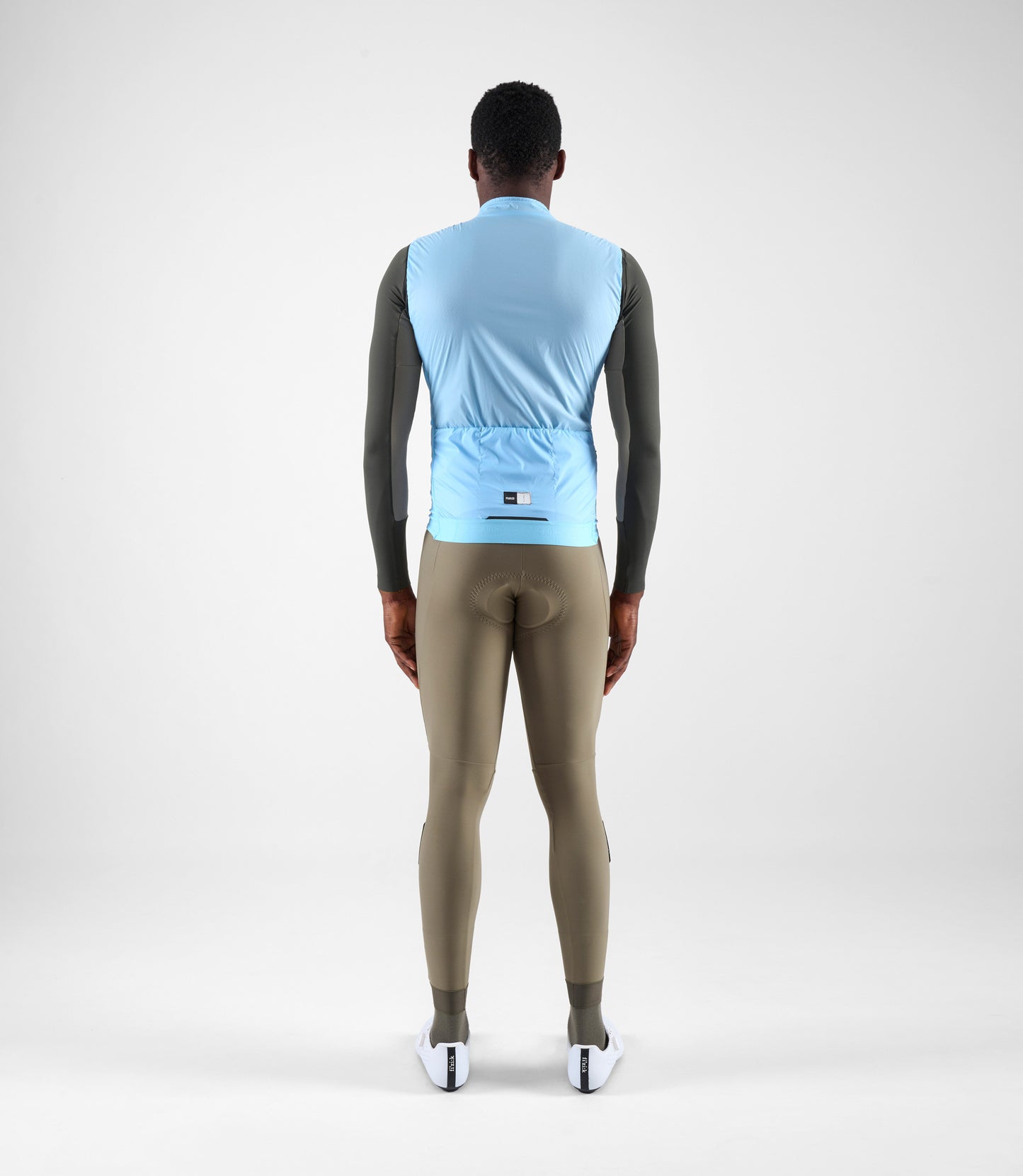 24WAVEL08PE_4_men cycling vest alpha light blue element total body front pedaled