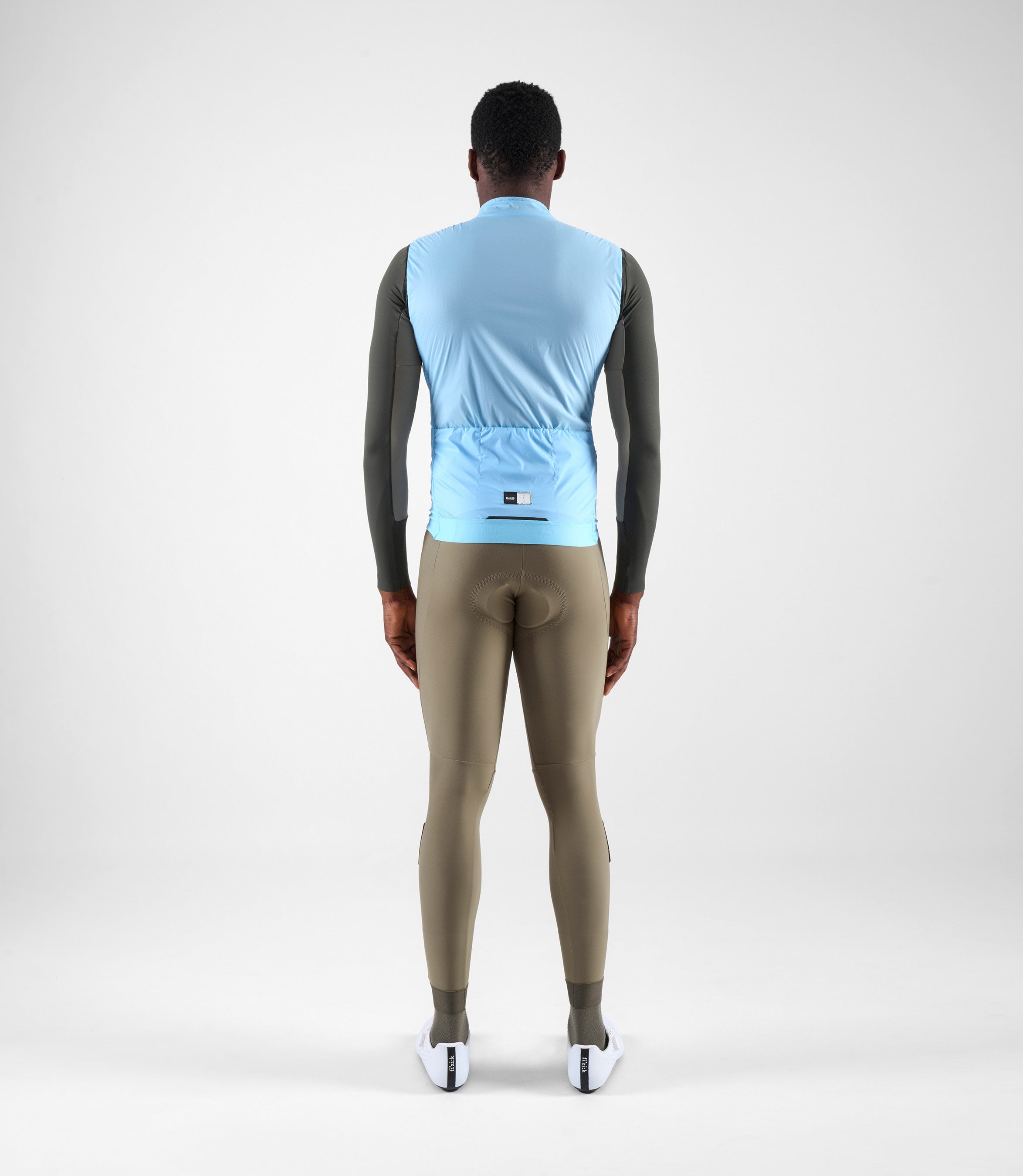 24WAVEL08PE_4_men cycling vest alpha light blue element total body front pedaled