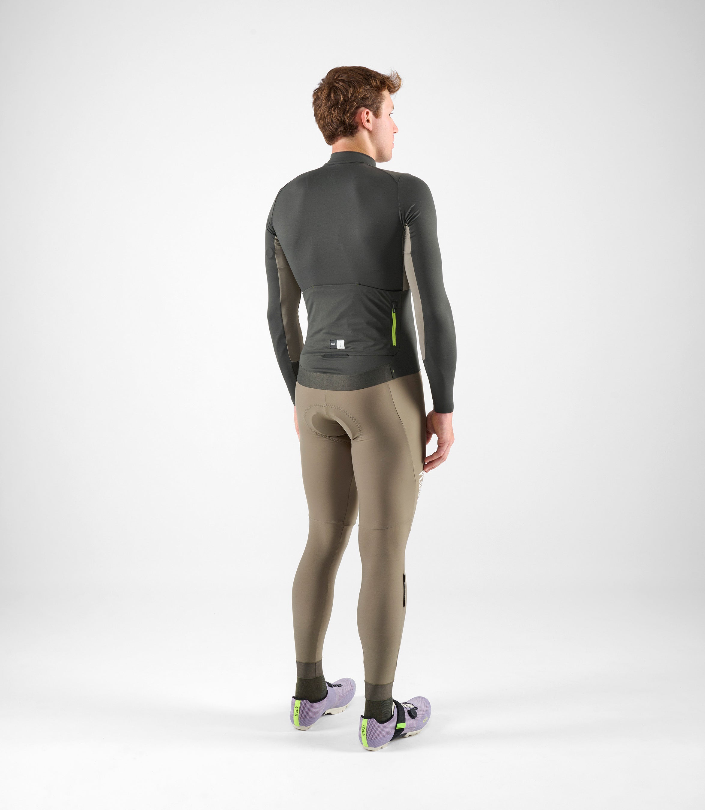 24WJSEL45PE_3_men cycling jersey long sleeve dark grey element total body back pedaled