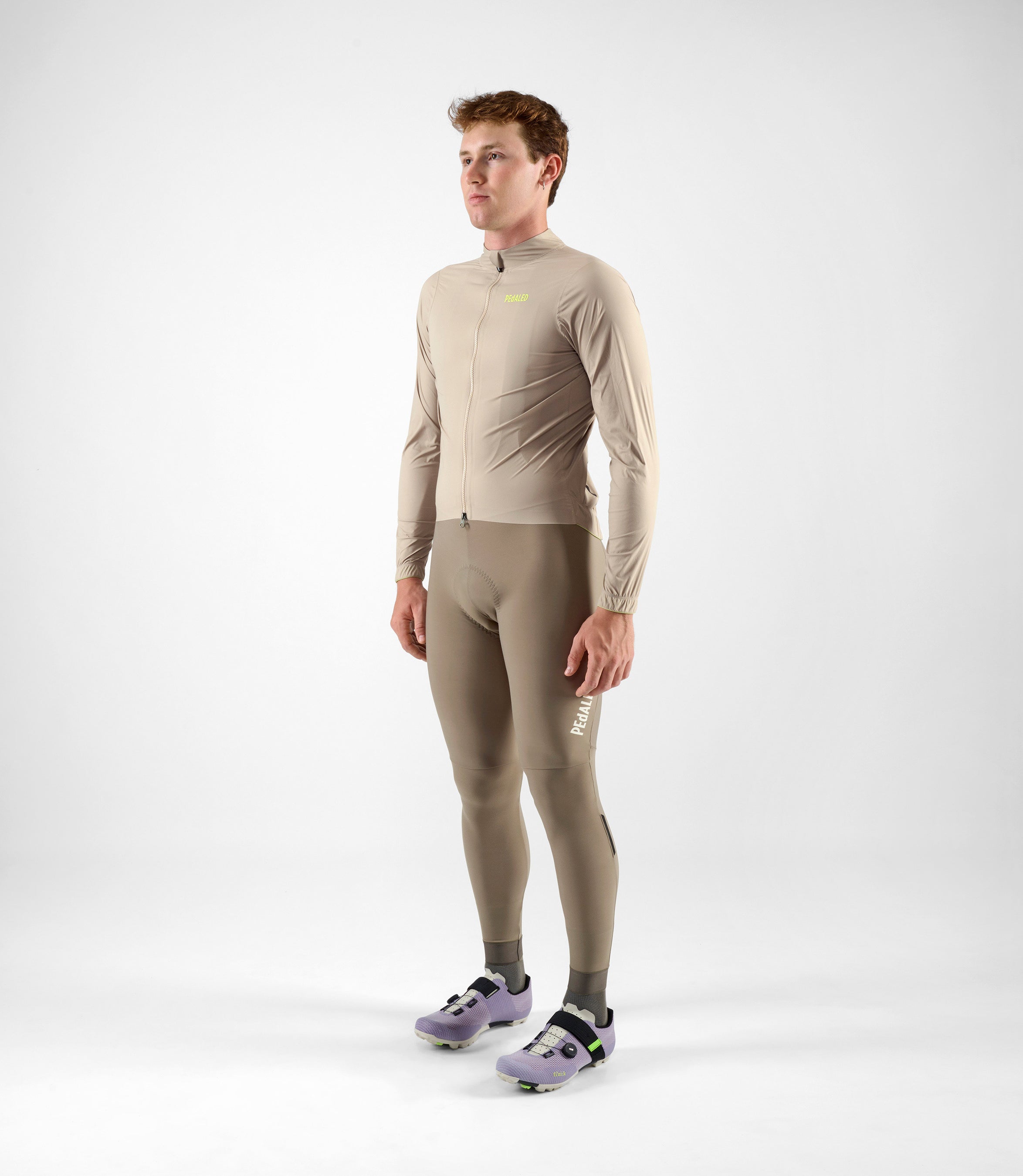 24WWJEL0GPE_3_men cycling waterproof jacket off white element total body front pedaled