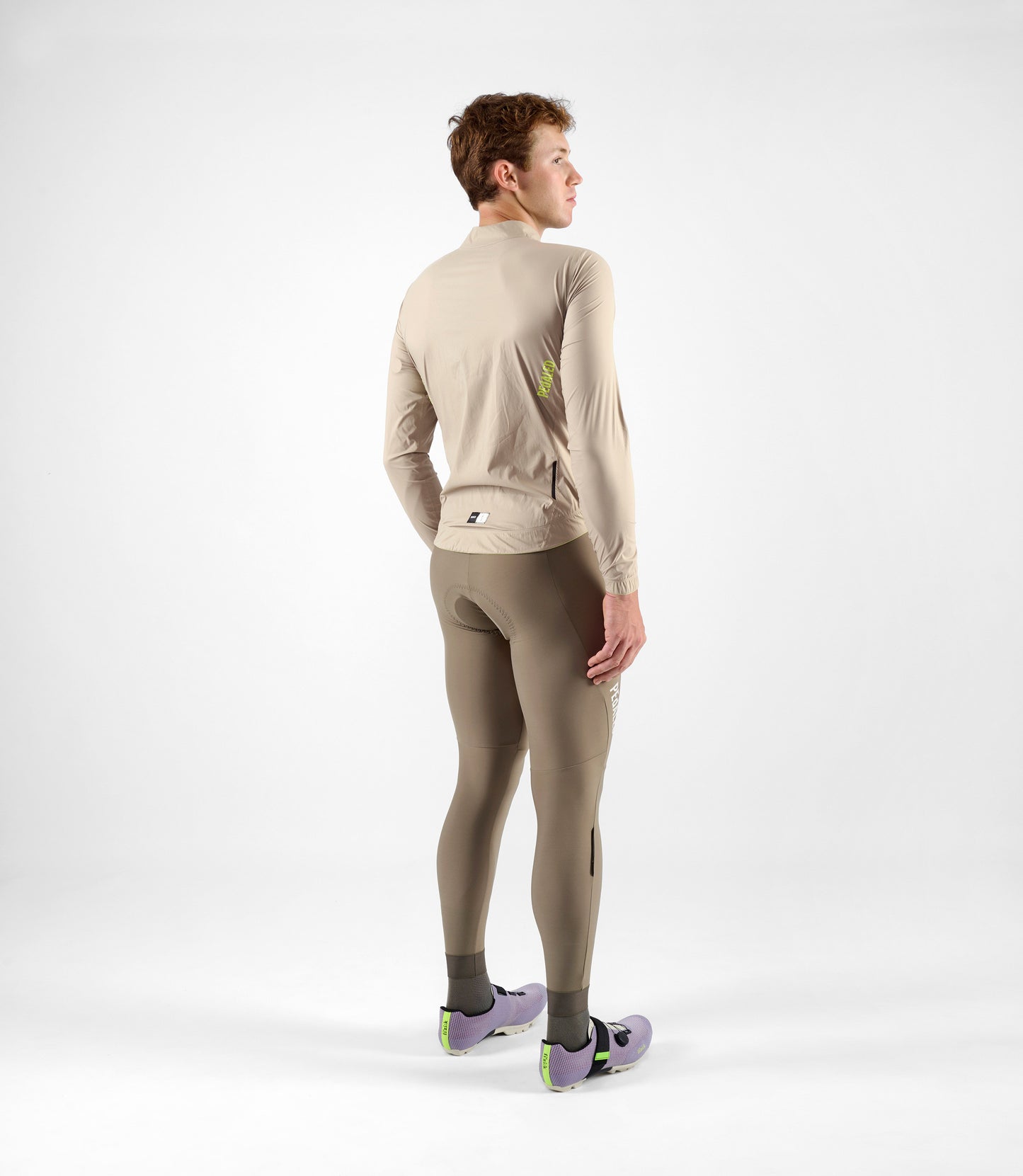 24WWJEL0GPE_4_men cycling waterproof jacket off white element total body back pedaled