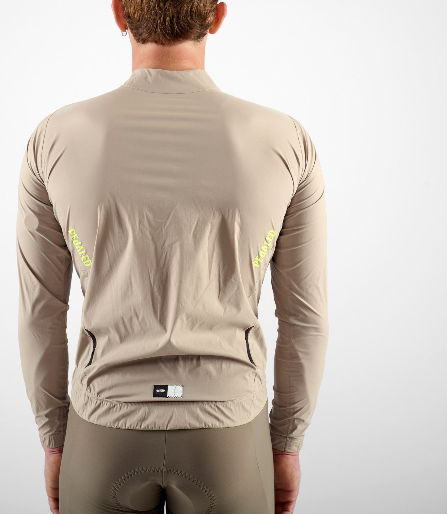 24WWJEL0GPE_8_men cycling waterproof jacket off white element back pedaled