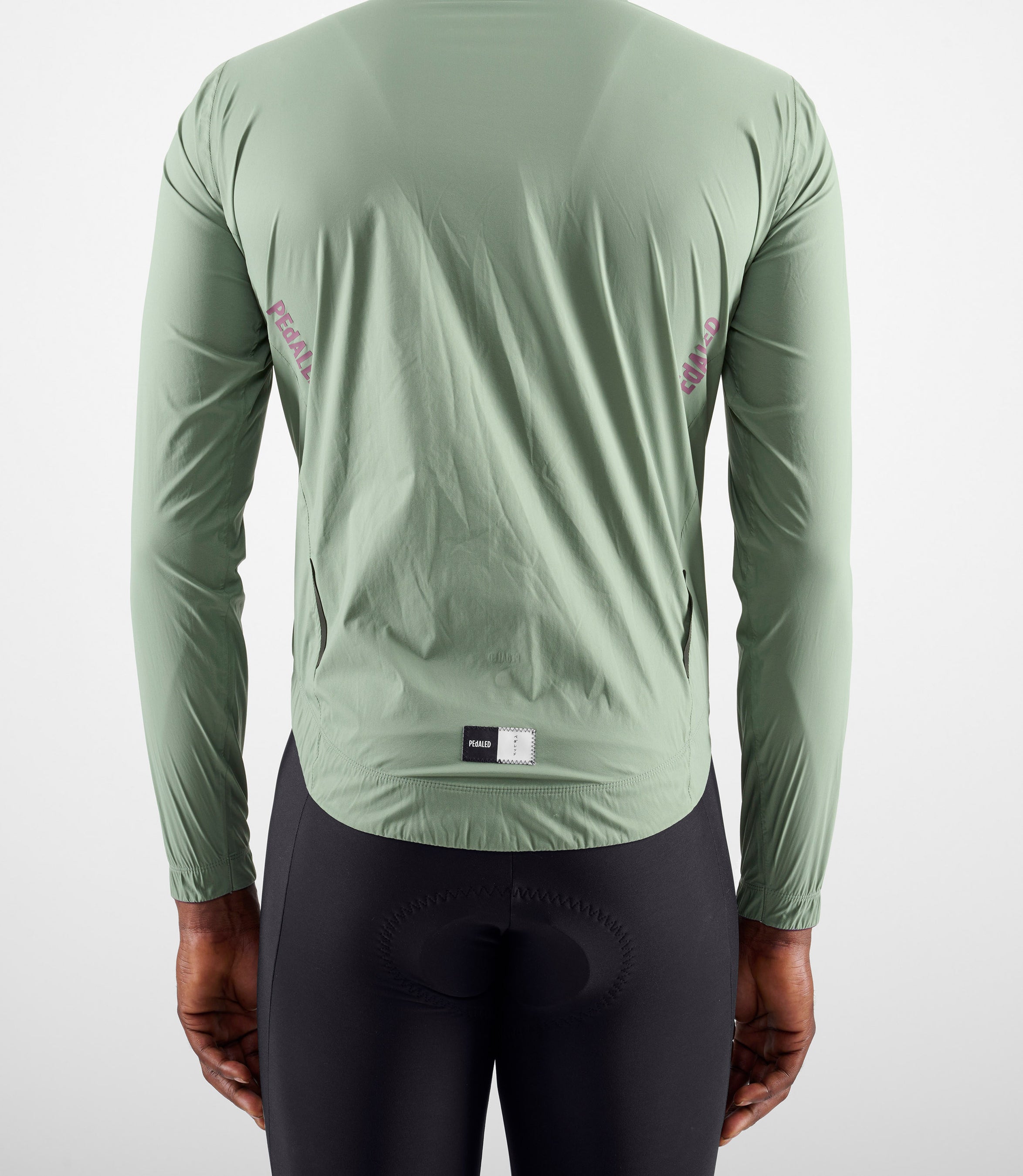 24WWJEL11PE_6_men cycling waterproof jacket green element back pedaled