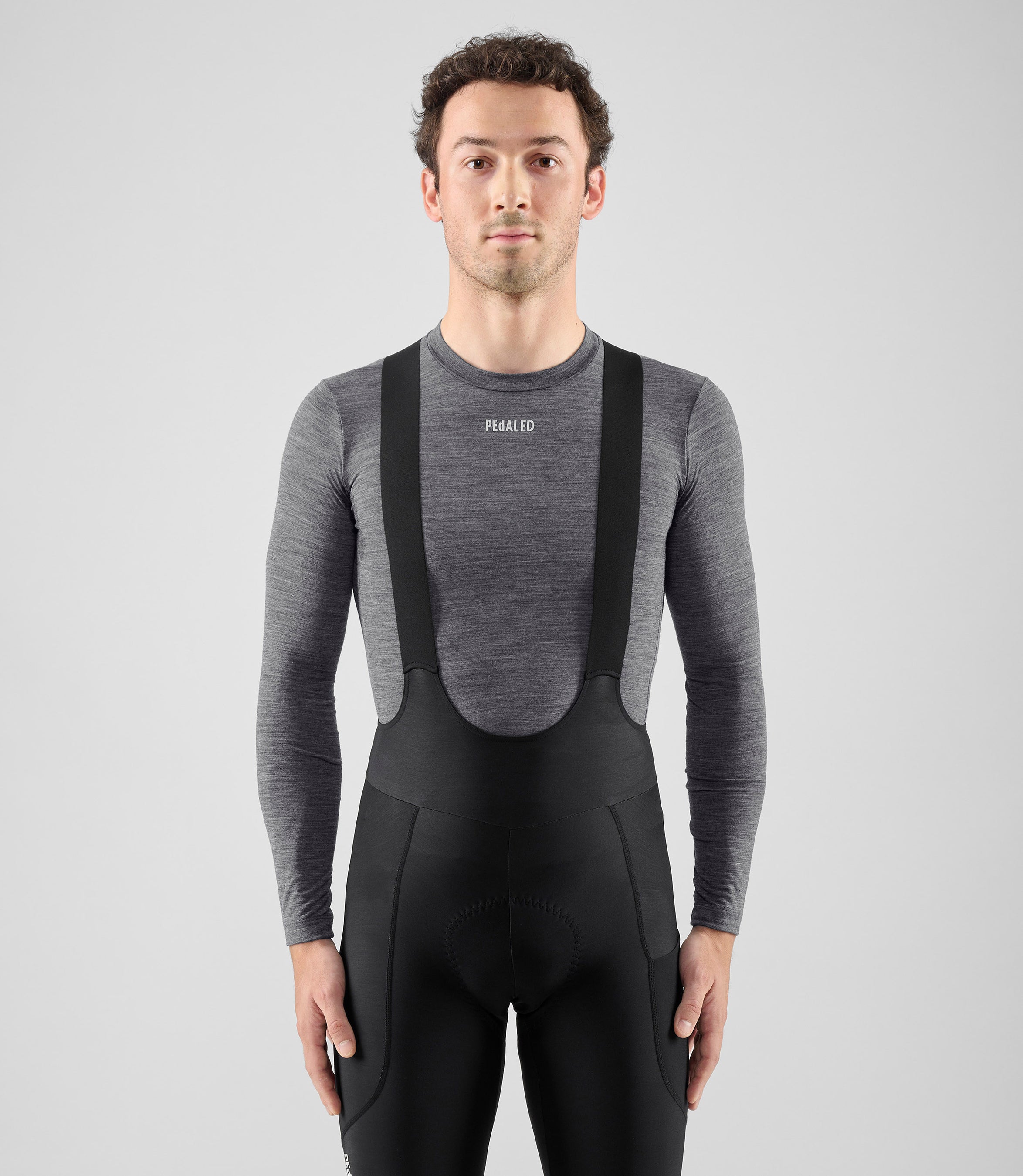 25WMBEL02PE_3_men cycling merino base layer grey element total body front pedaled