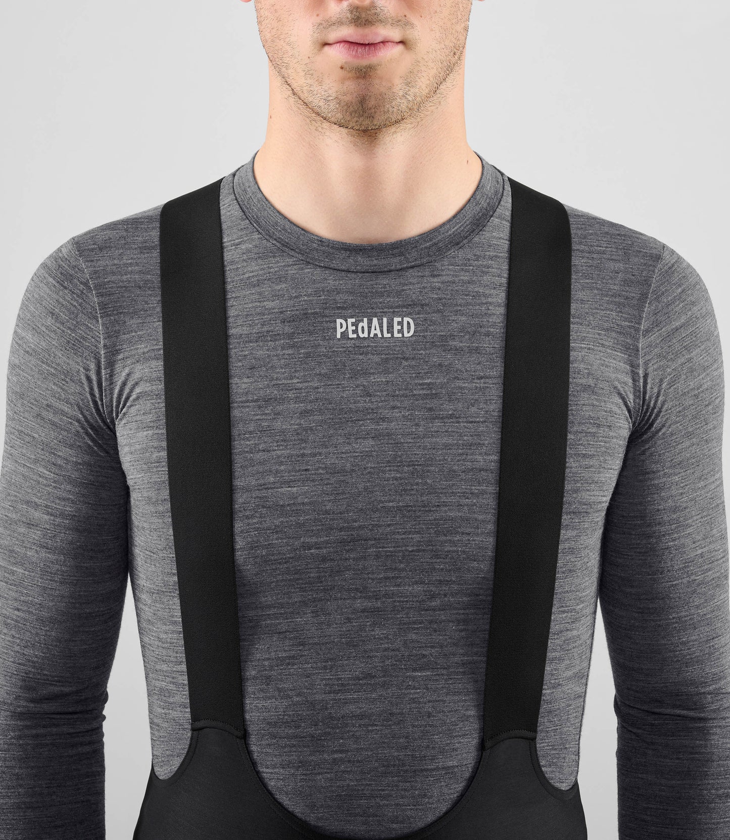 25WMBEL02PE_5_men cycling merino base layer grey element front pedaled