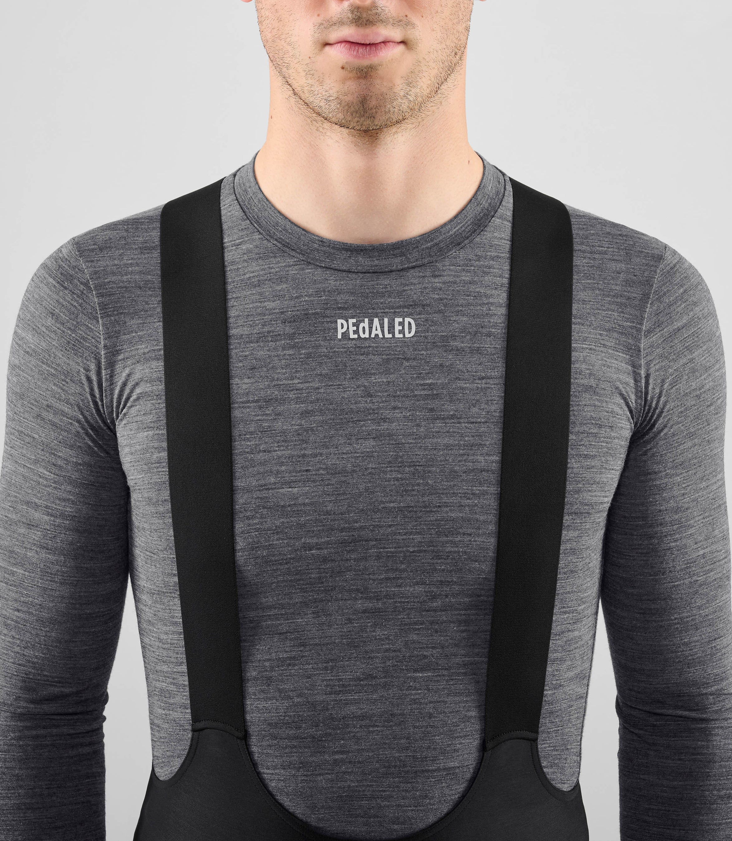 25WMBEL02PE_5_men cycling merino base layer grey element front pedaled