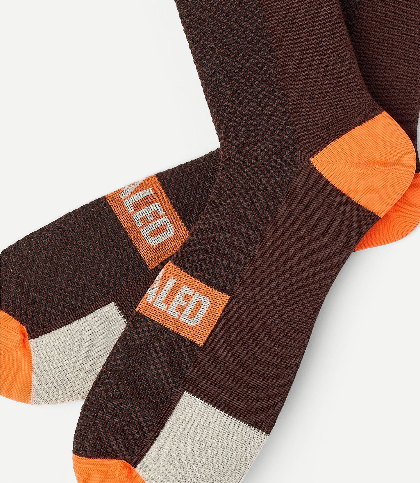 25WSSEL14PE_2_cycling socks merino brown element back pedaled