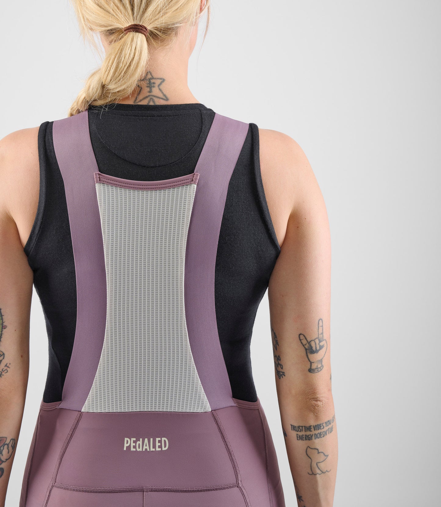 W4SBBEL0IPE_8_women cycling bibshorts element lilac back panel pedaled