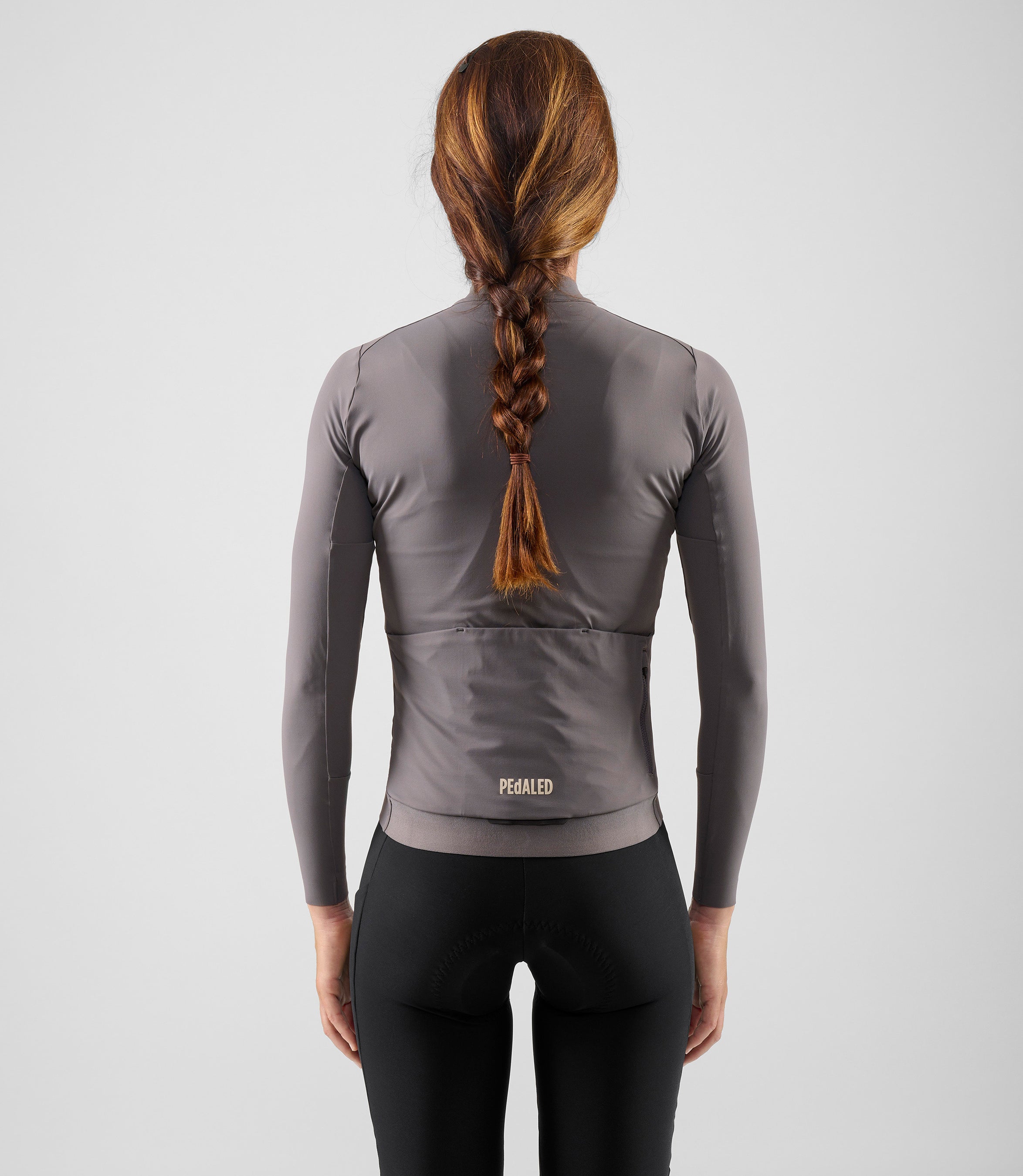 W5WJSEL02PE_4_women cycling jersey long sleeve grey element total body back pedaled