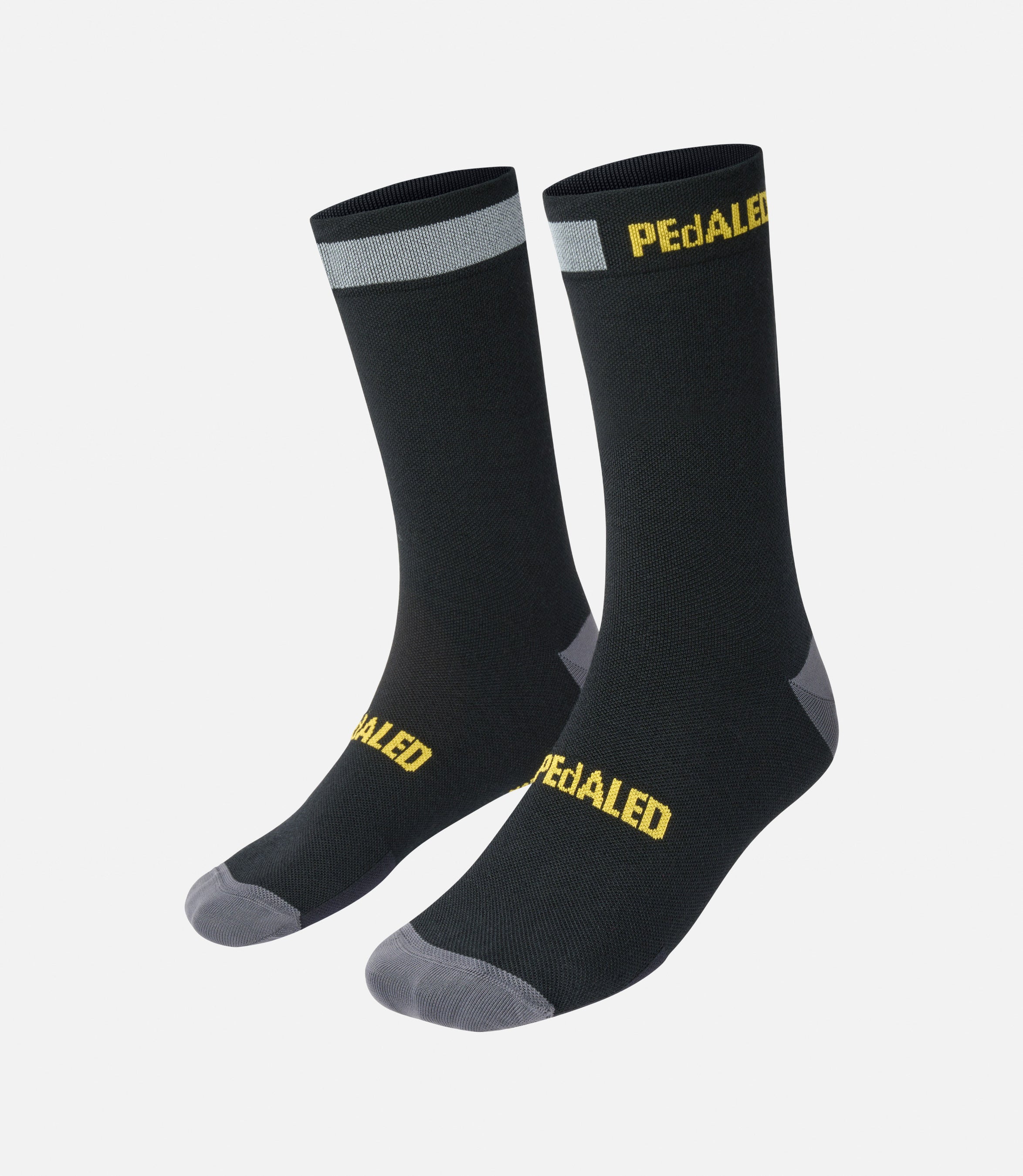 23SSSOD00PE_1_cycling socks black odyssey front pedaled