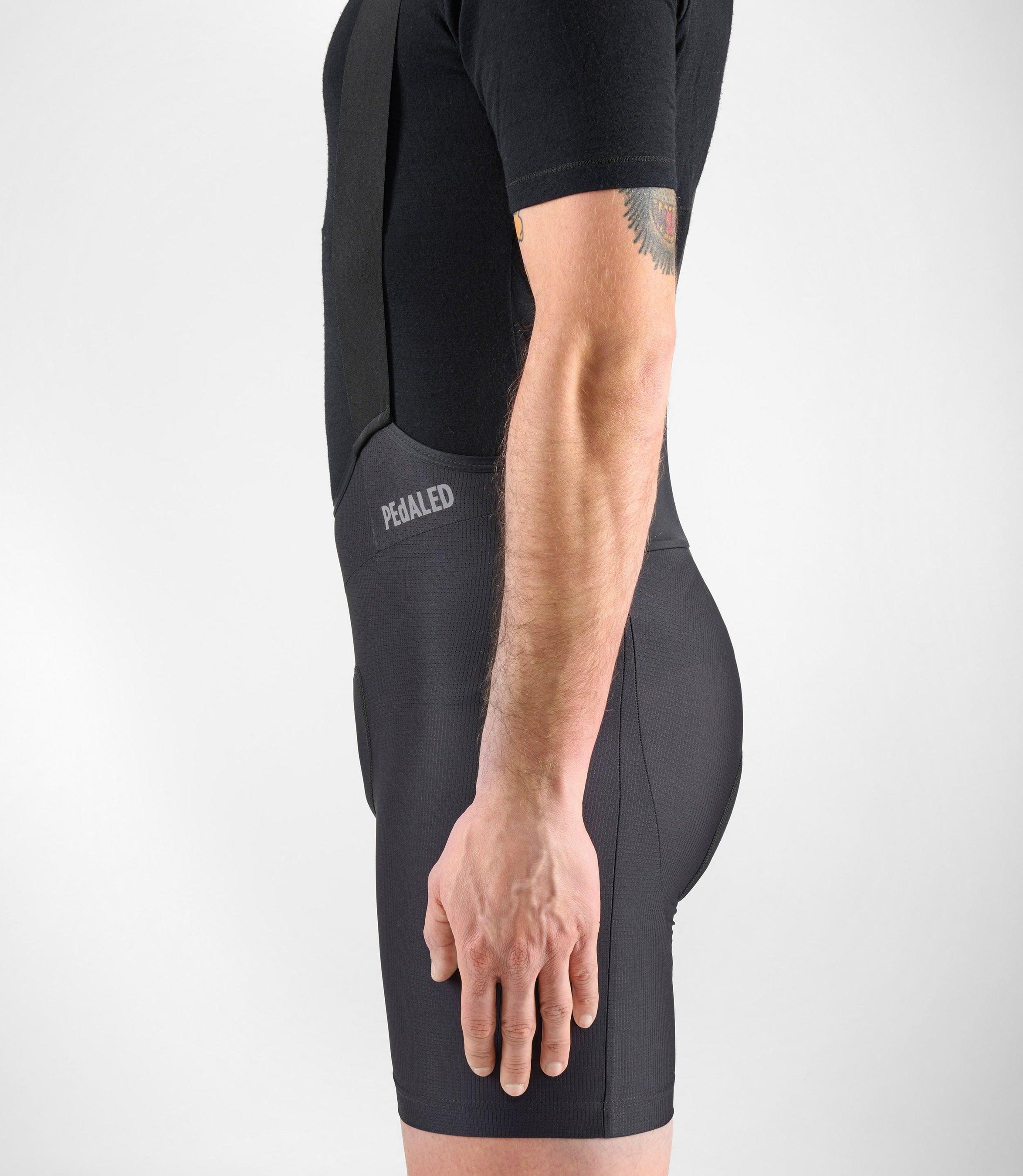 24SLIYA00PE_8_men cycling liner black yama side pedaled