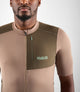 24SMJOD14PE_5_cycling cargo jersey men brown odyssey front pocket pedaled 1