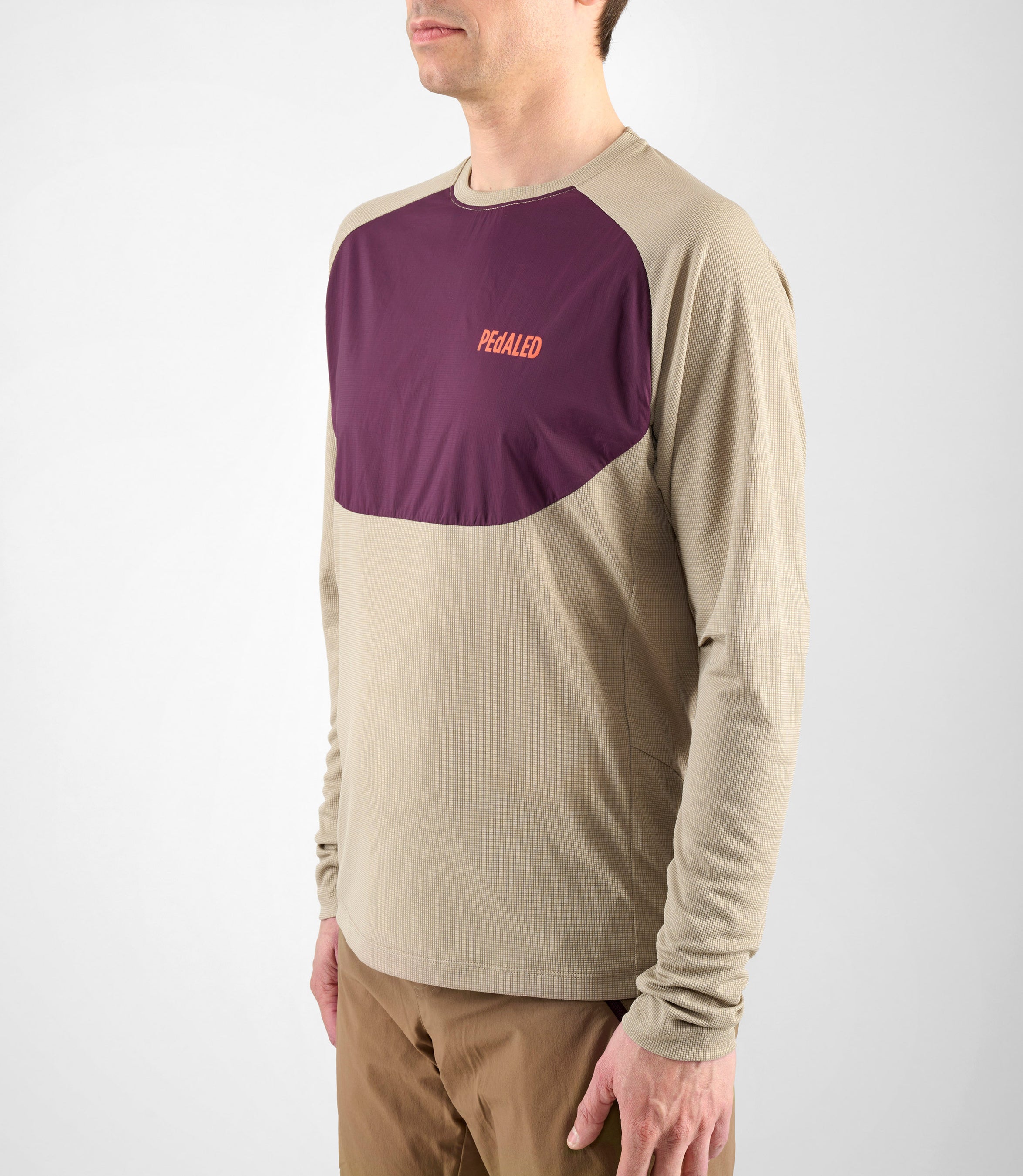 24STSYA04PE_6_men cycling longsleeve tee beige yama 3 4 pedaled