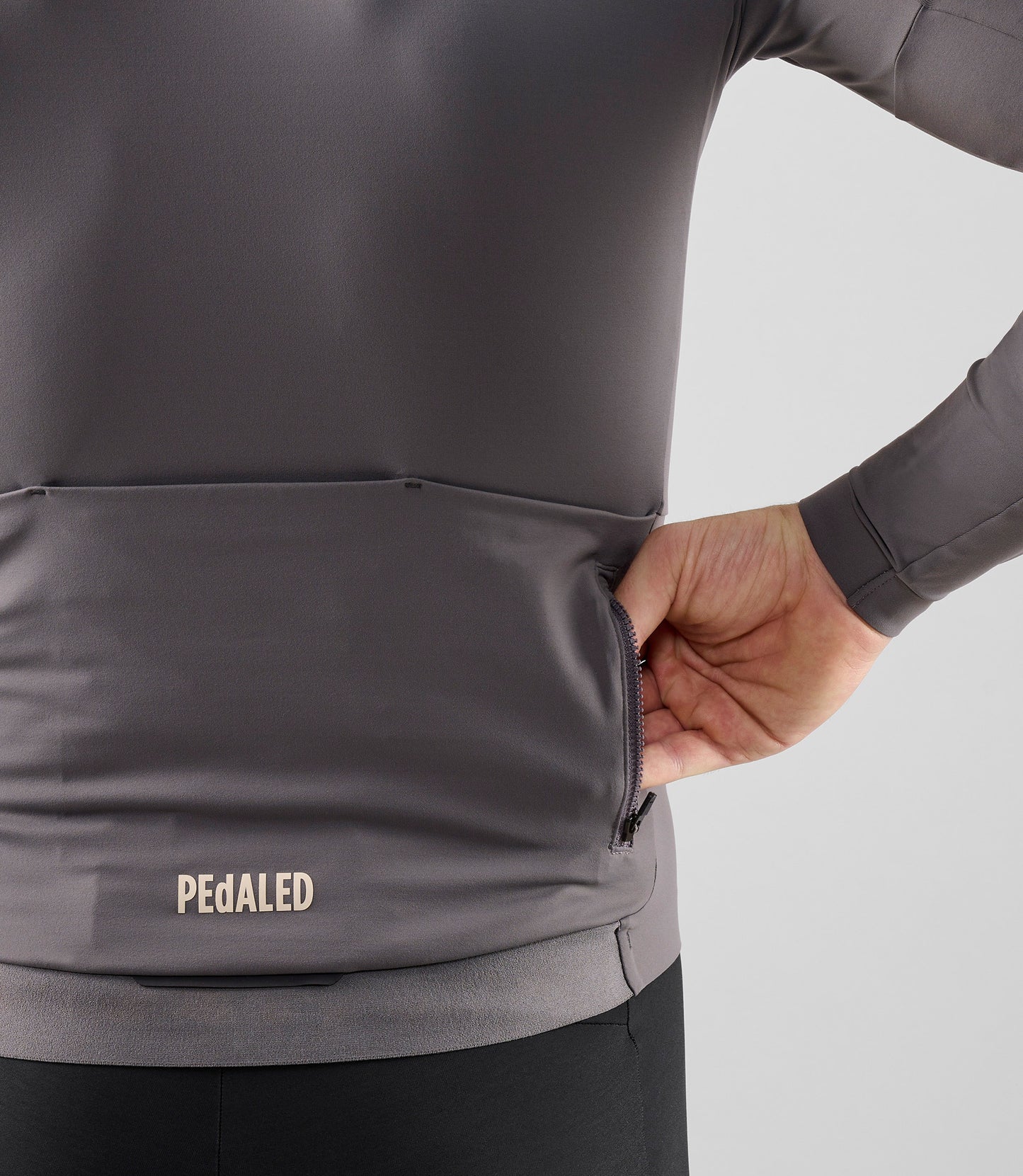25WJSEL02PE_8_men cycling jersey long sleeve grey element back pocket pedaled