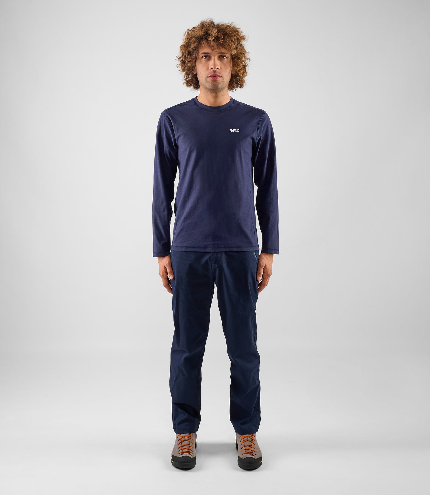 25WPALI74PE_2_urban pants dark navy lifewear fw24 total body front pedaled