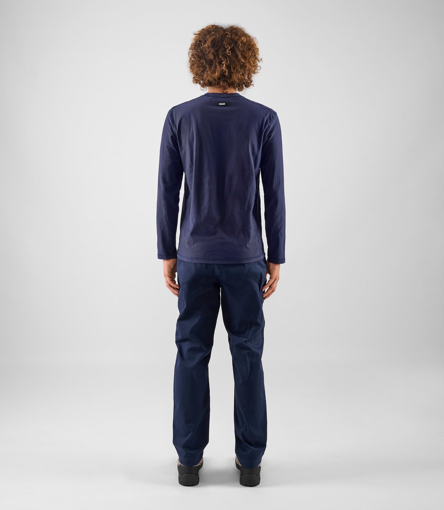 25WPALI74PE_4_urban pants dark navy lifewear fw24 total body back pedaled