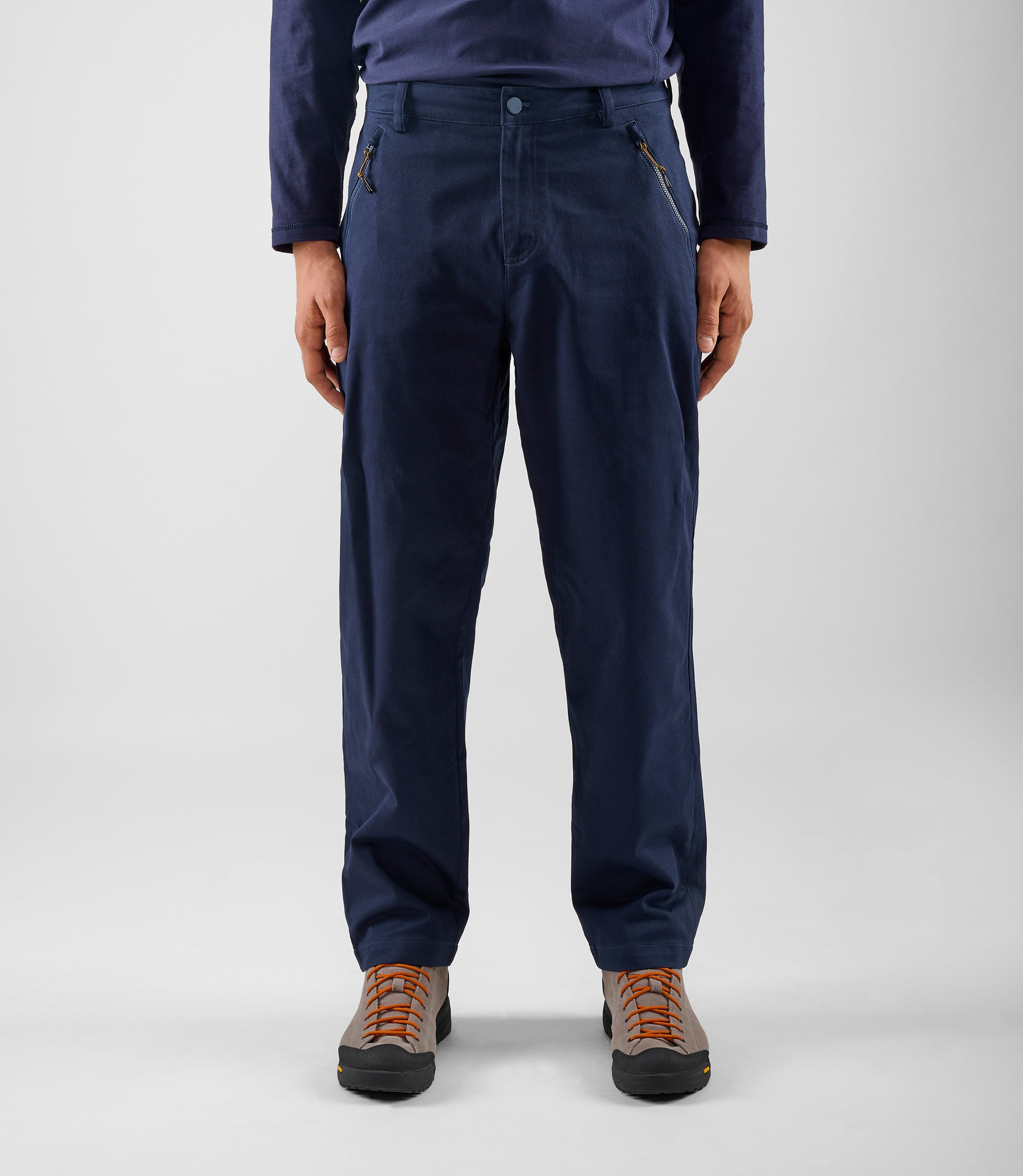 25WPALI74PE_5_urban pants dark navy lifewear fw24 front pedaled