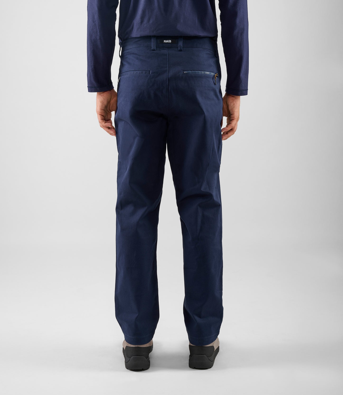 25WPALI74PE_6_urban pants dark navy lifewear fw24 back pedaled
