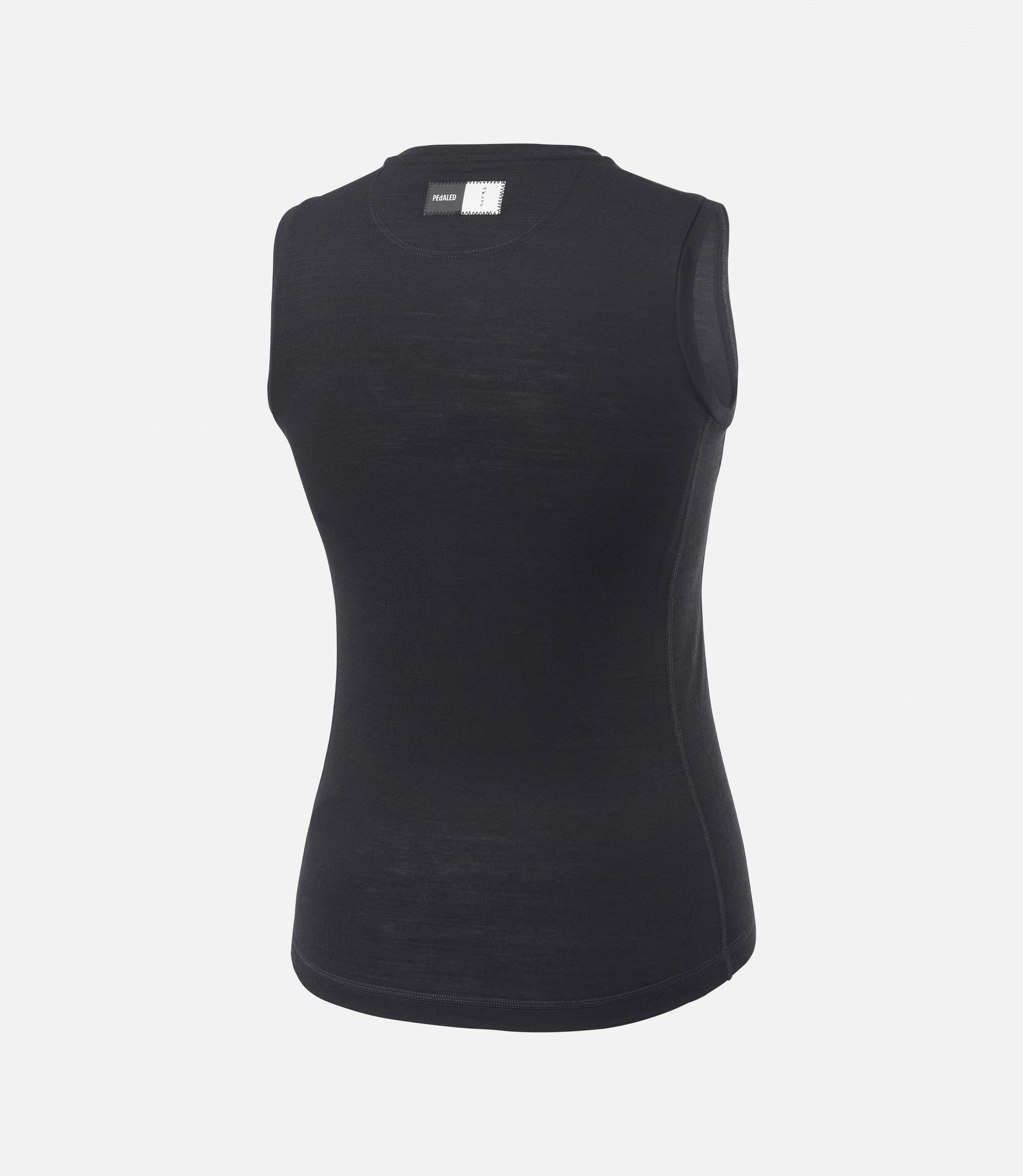 W2SBLES00PE_2_women cycling baselayer merino black essential back pedaled