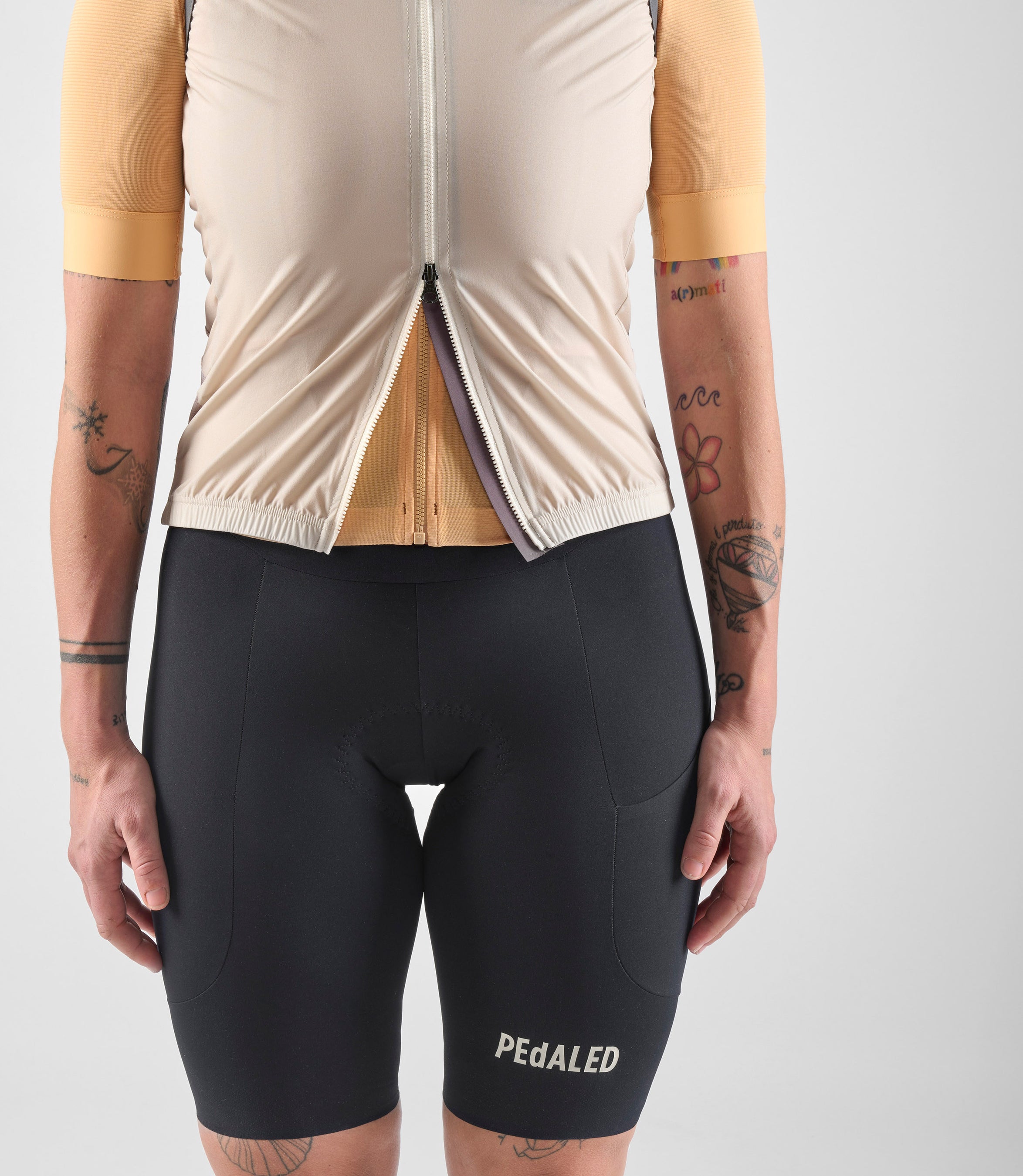 W4SVEEL04PE_6_women cycling windproof vest beige element double zip pedaled