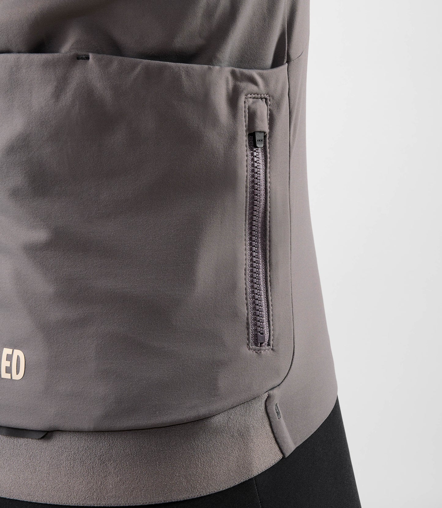 W5WJSEL02PE_8_women cycling jersey long sleeve grey element back pocket pedaled