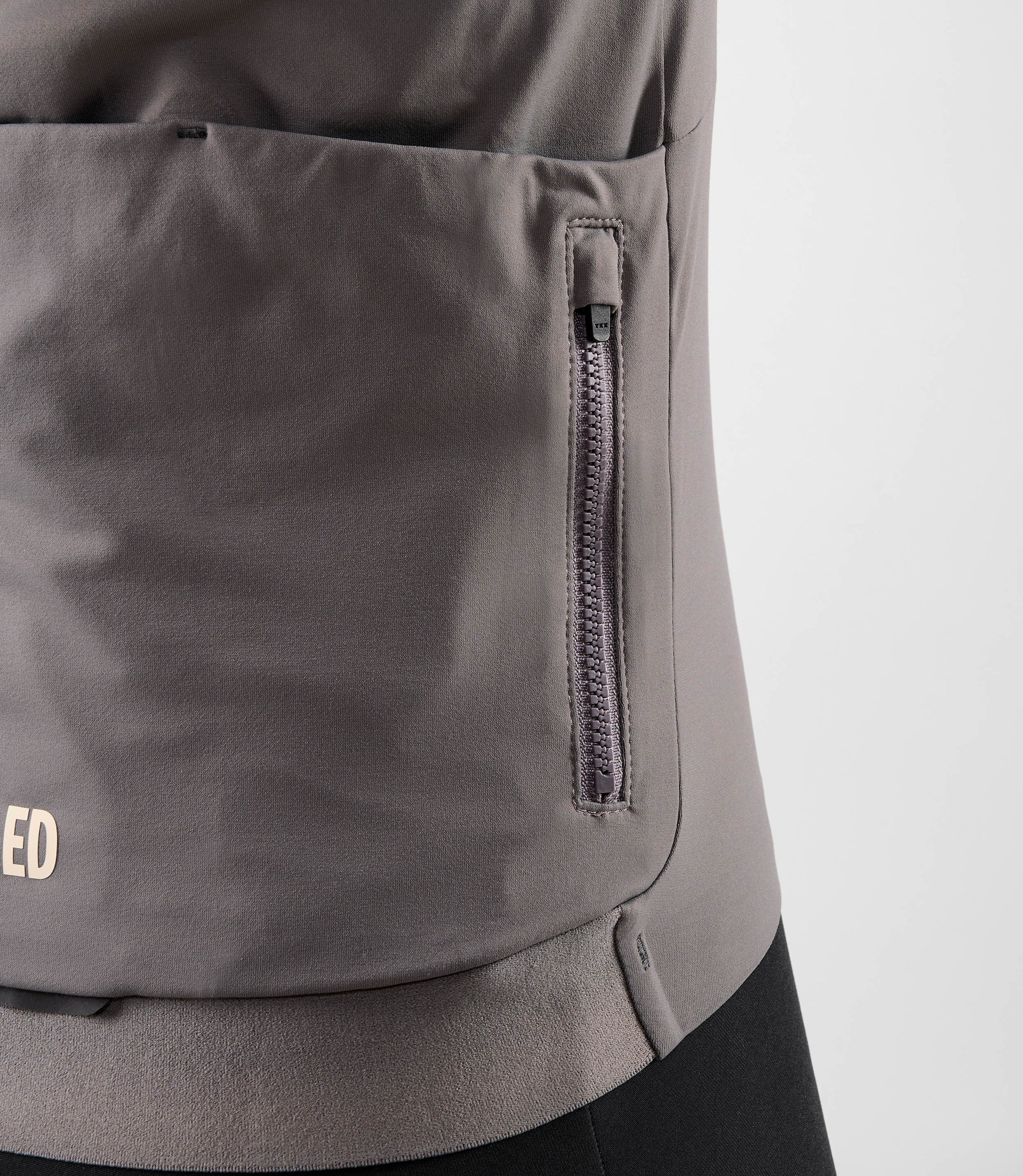 W5WJSEL02PE_8_women cycling jersey long sleeve grey element back pocket pedaled